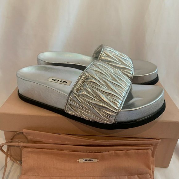 Miu Miu Calzature Donna Matelasse Slides Sandals Silver NEW Size 37.5 (US 7.5)